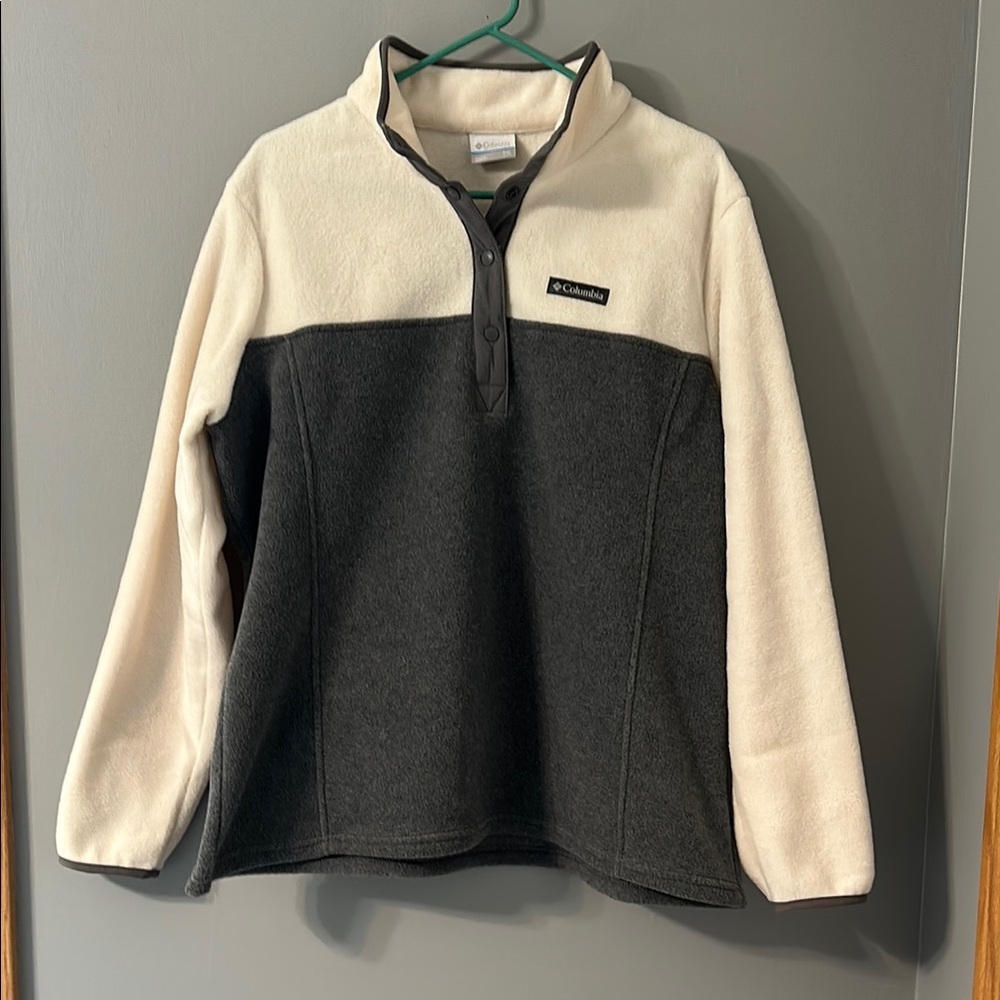 Columbia Grey and Cream Fleece